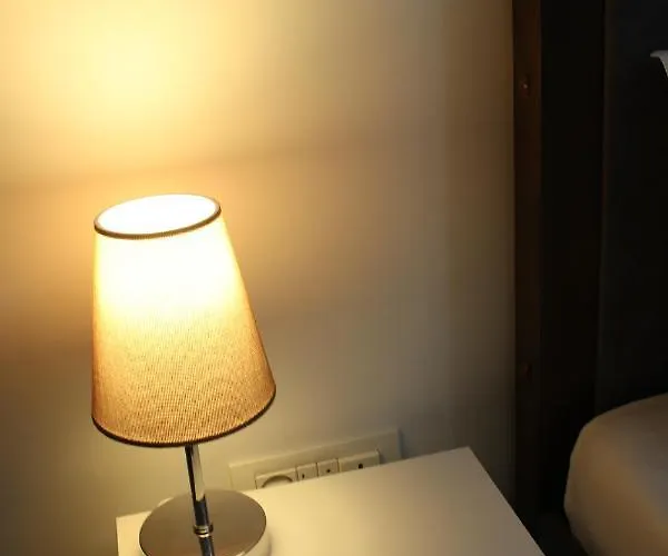 Luxury Center - Railways Station Bucureşti